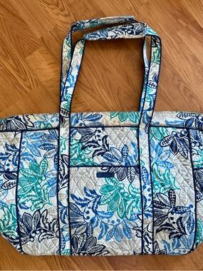 Vera Bradley Quilted Floral Tote in Teal, Navy & Aqua